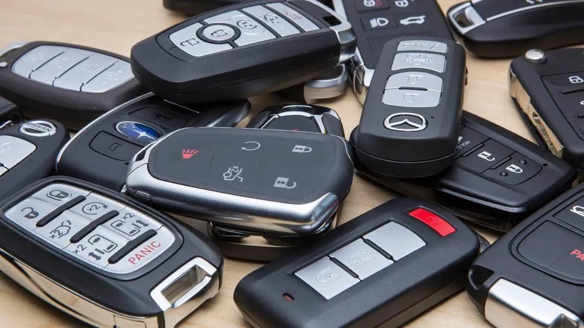 Vehicle key fobs used with X-431 key programming for automotive immobiliser programming.