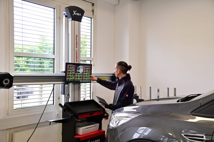 X-8613DTouch_LiveShoot_088-1024x681