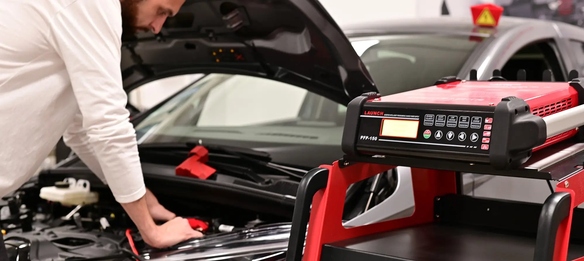 LAUNCH-Europe-PFP150-Battery-Charger Cropped WEB